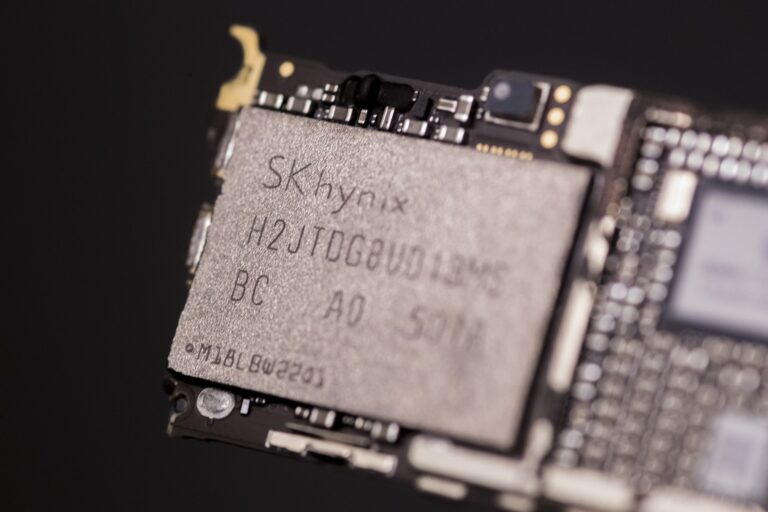 $1 billion of iPhone 18 Pro chips ‘on the shelves awaiting packaging’ due to DRAM shortages — memory shortages reportedly put a wrinkle in Apple’s launch plans $1 billion of iPhone 18 Pro chips 'on the shelves awaiting packaging' due to DRAM shortages — memory shortages reportedly put a wrinkle in Apple's launch plans