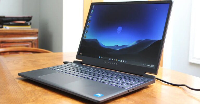Alienware 15 Gaming Laptop Review: Hedging Its Bets Alienware 15 Gaming Laptop Review: Hedging Its Bets