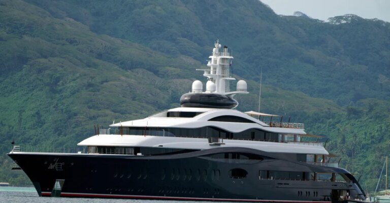 Mark Zuckerberg’s yacht was closer, but someone else saved a stranded boat Mark Zuckerberg’s yacht was closer, but someone else saved a stranded boat