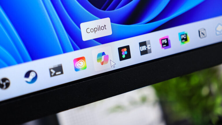 The Safest And Easiest Way To Debloat Windows 11