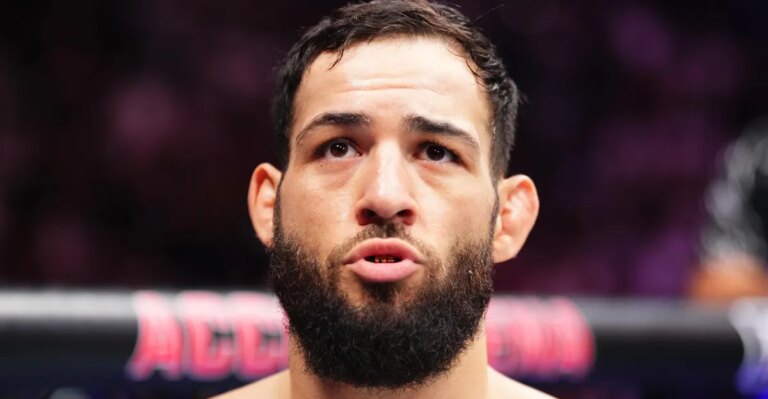 Daniel Cormier commends Nassourdine Imavov for running up on Sean Strickland Daniel Cormier commends Nassourdine Imavov for running up on Sean Strickland