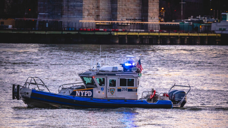 What Does A Blue Flashing Light Mean In Boating?